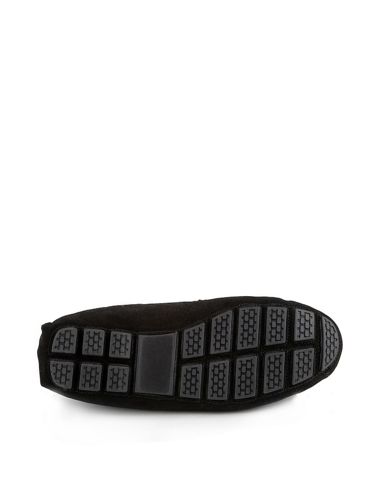 Totes Black Mens Isotoner Real Suede With Closed Stitch Moccasin Slippers - Image 5 of 5