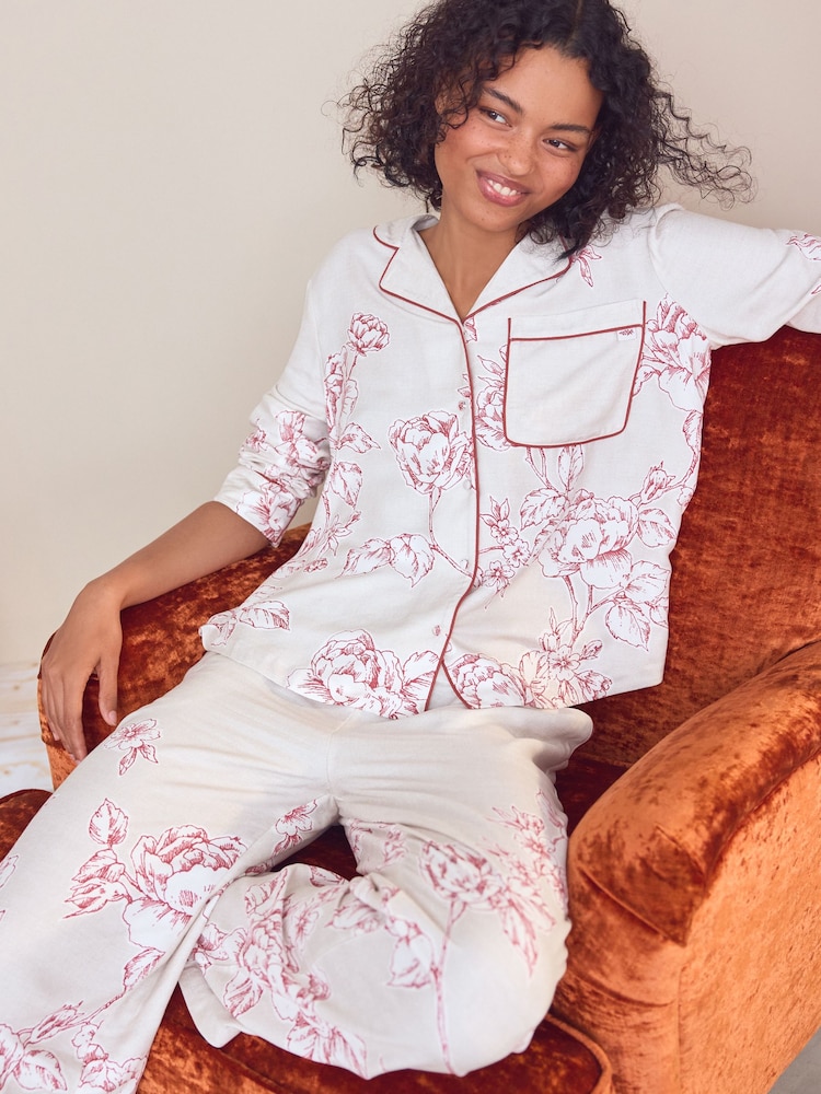طقم بيجاما بأزرار بالكامل من Laura Ashley - صورة 2 من 11