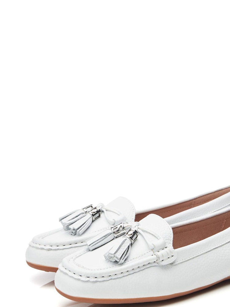Moda In Pelle Famina Square Toe Bow Tassel Trim Leather Loafers - Image 2 of 4