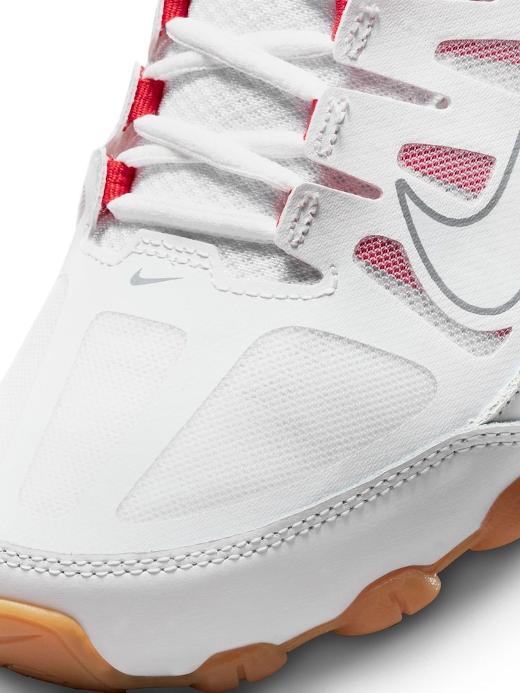 Nike White Reax 8 TR Gym Trainers - Image 8 of 8