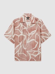 Reiss Soft Pink Jerry Relaxed Printed Cuban Collar Shirt - Image 2 of 5