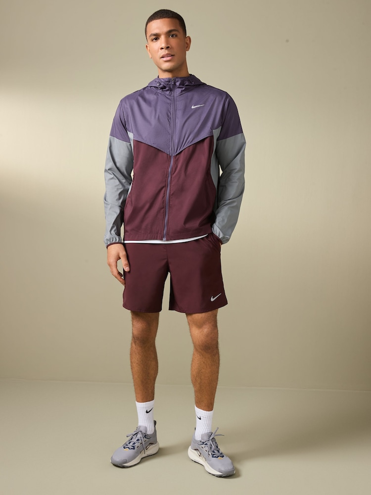 Червоний - 7 Дюйм - Nike Шорти для бігу Challenger Dri-FIT 7 дюймів на підкладці - Image 3 of 5