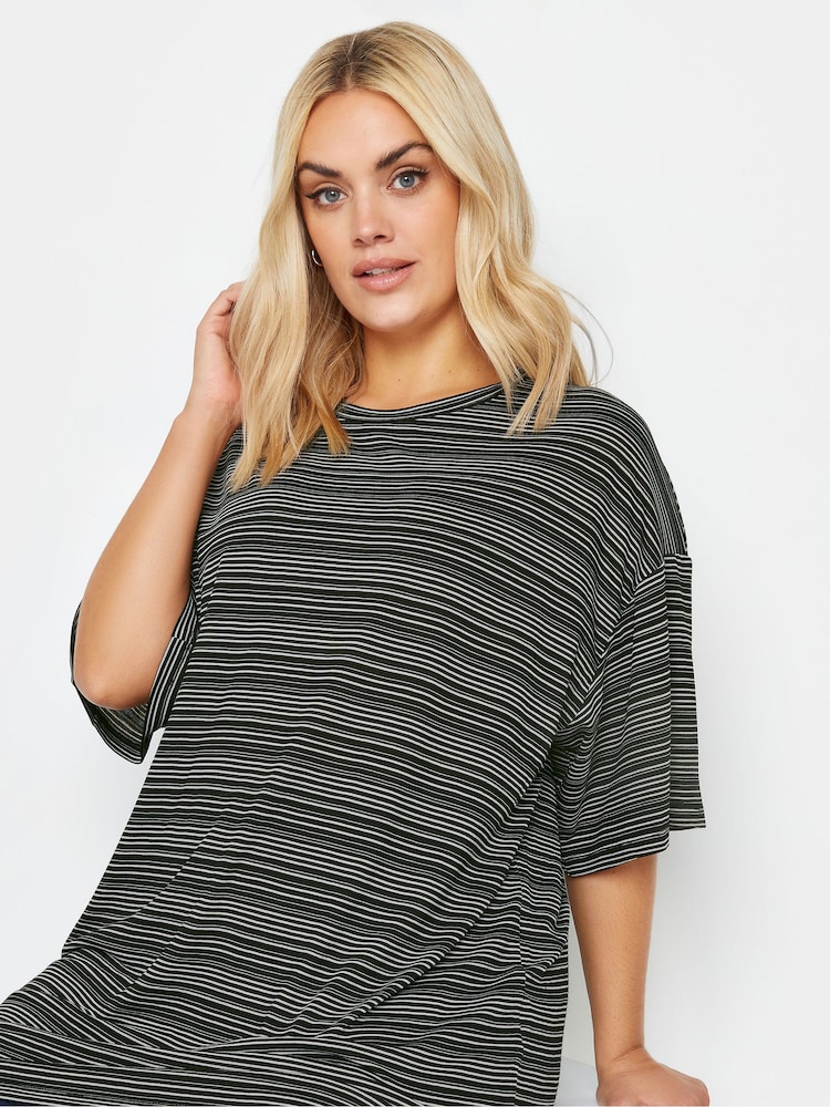 Yours Curve Black Oversized Boxy T-Shirt - Image 4 of 4