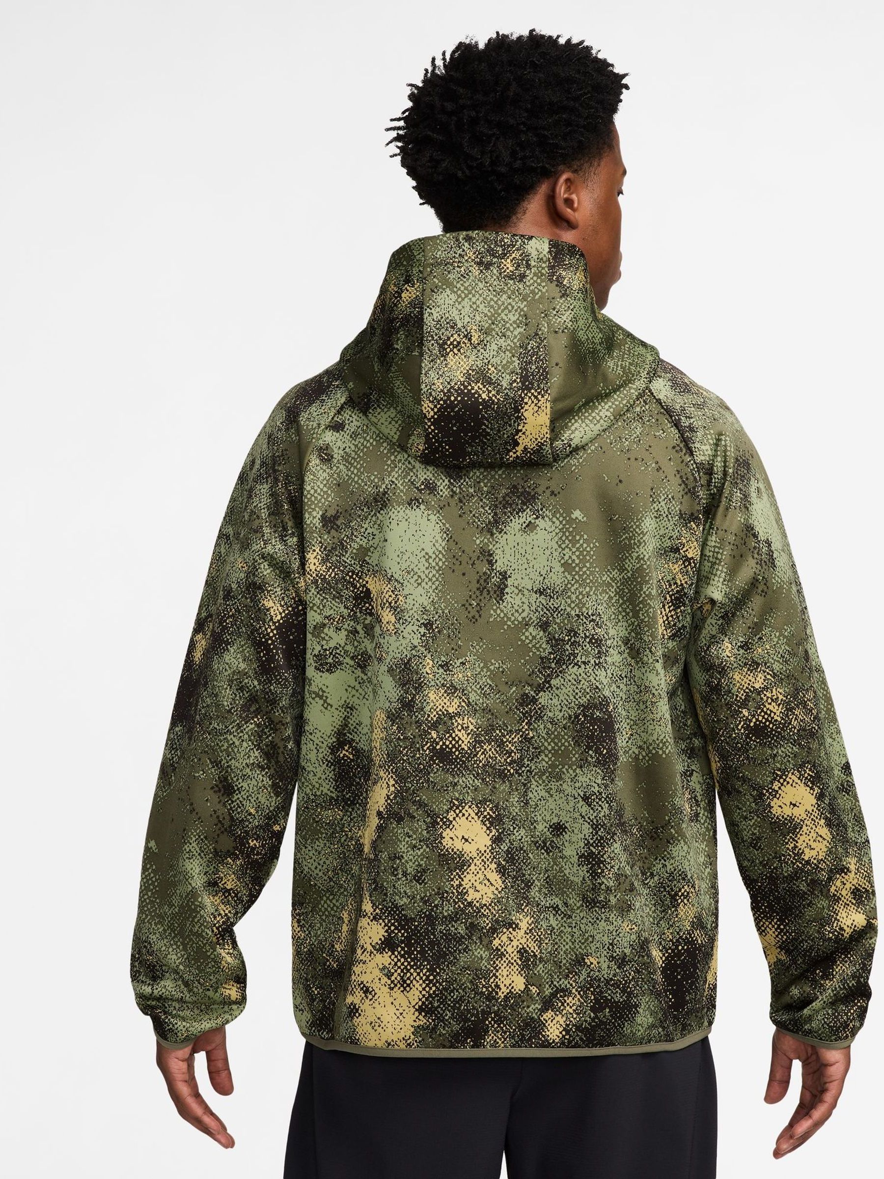Nike therma camo shop