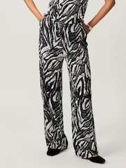 Black/White Print Textured Wide Leg Jersey Trousers - Image 3 of 7