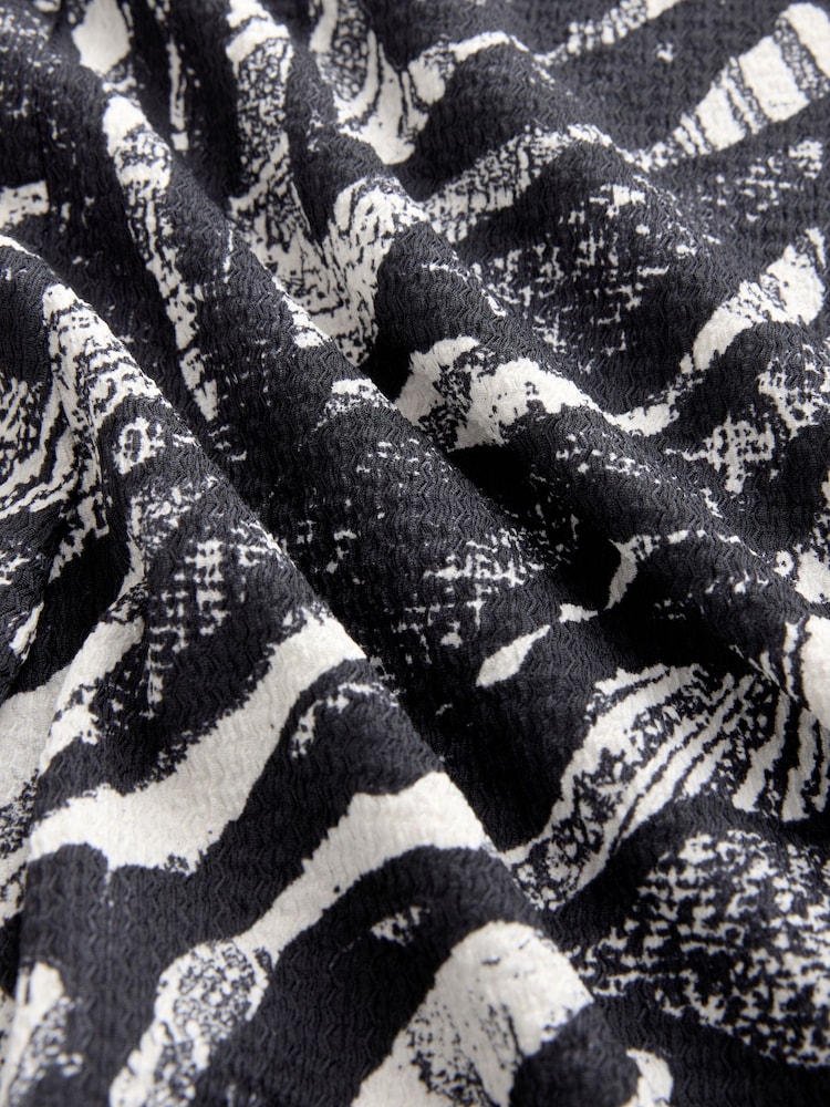 Black/White Print Textured Wide Leg Jersey Trousers - Image 7 of 7 Black/White Print Textured Wide Leg Jersey Trousers - Image 7 of 7