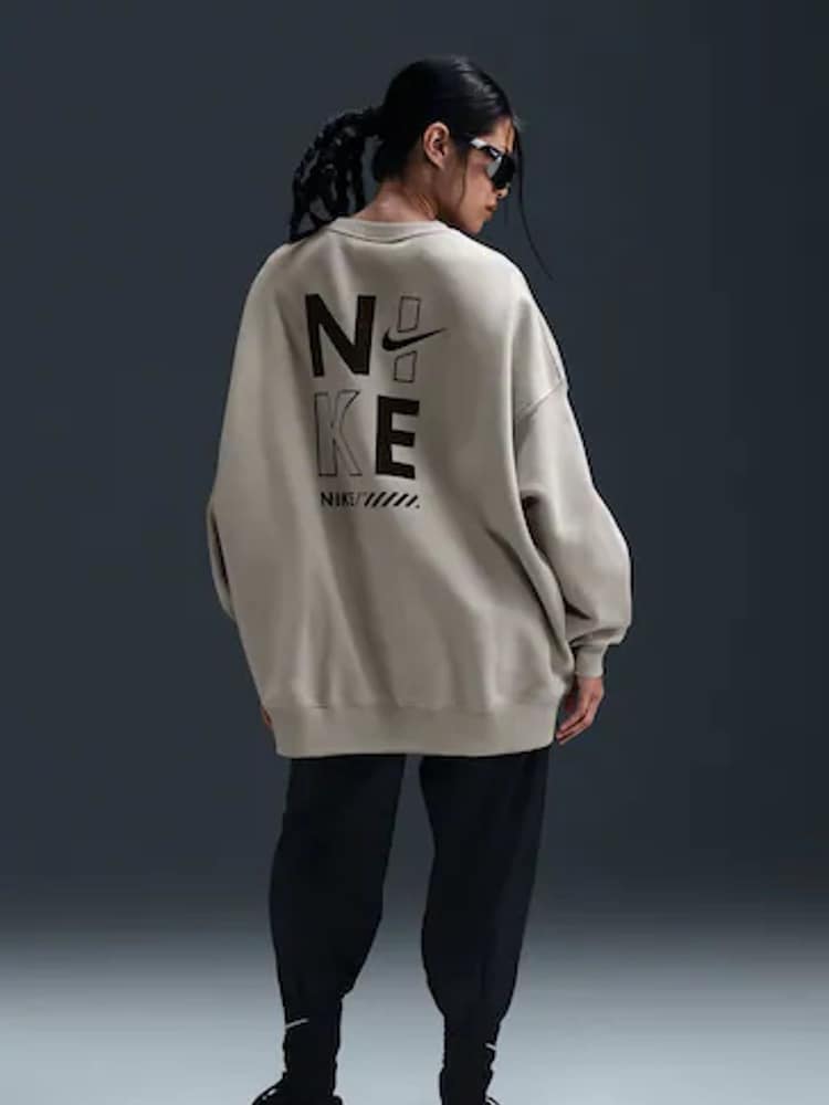 Nike Black Chrome Crew Neck Logo Backprint Sweatshirt - Image 2 of 5