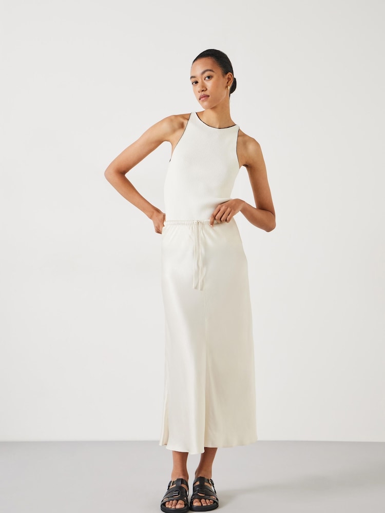 Natur - Hush Indra Satin Maxi Skirts - Bild 1 von 5 Natur - Hush Indra Satin Maxi Skirts - Bild 1 von 5