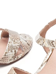 Moda in Pelle Lotsie Cross Over Block Two Part Sandals - Image 4 of 4