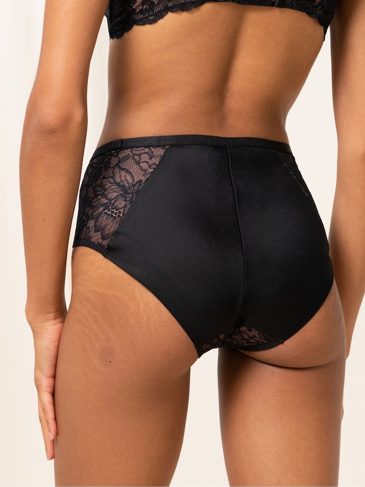 ملابس داخلية سوداء Amourette Charm من Triumph - Image 2 of 4