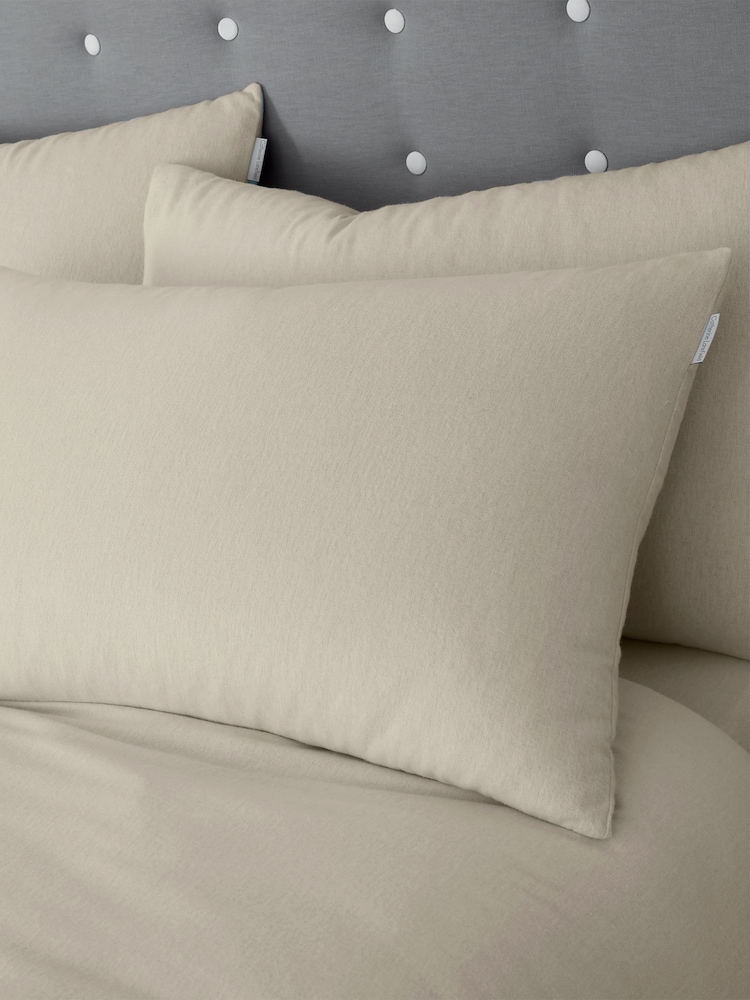Catherine Lansfield Set of 2 100% Cotton Pillowcases - Imagem 1 de 3