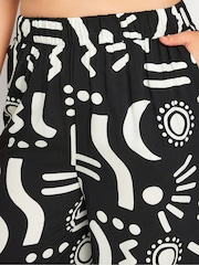Yours Curve Black Black Abstract Print Wide Leg Cropped Trousers - Image 5 of 6