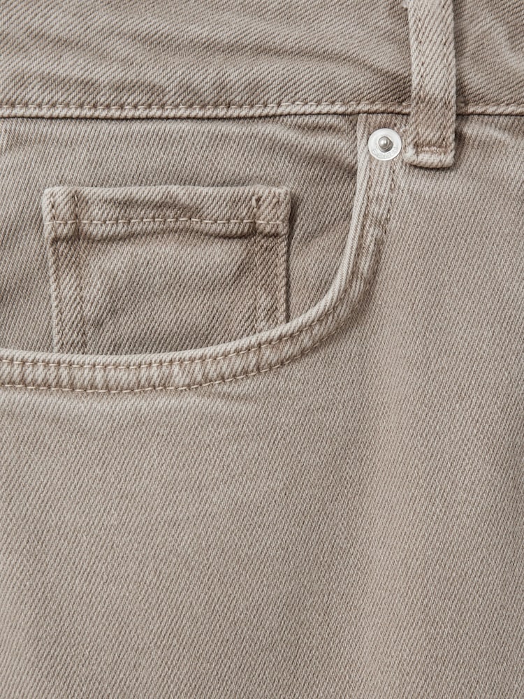 Neutrale Farbe - Reiss – Layla – Stückgefärbte Jeans im Relaxed Fit mit weitem Bein - Bild 6 von 6 Neutrale Farbe - Reiss – Layla – Stückgefärbte Jeans im Relaxed Fit mit weitem Bein - Bild 6 von 6