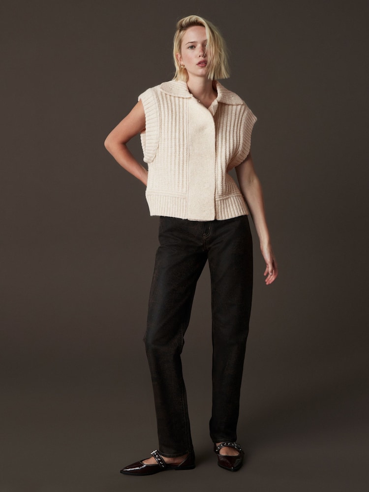 Weiß/Ecru - Ärmellose Strickweste mit Kragen und Knopfleiste - Bild 2 von 7 Weiß/Ecru - Ärmellose Strickweste mit Kragen und Knopfleiste - Bild 2 von 7