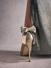 Gold Tabitha Simmons Lauren Leather Bow Back Sandals - Image 3 of 12