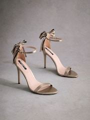Gold Tabitha Simmons Lauren Leather Bow Back Sandals - Image 7 of 12