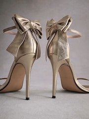 Gold Tabitha Simmons Lauren Leather Bow Back Sandals - Image 8 of 12