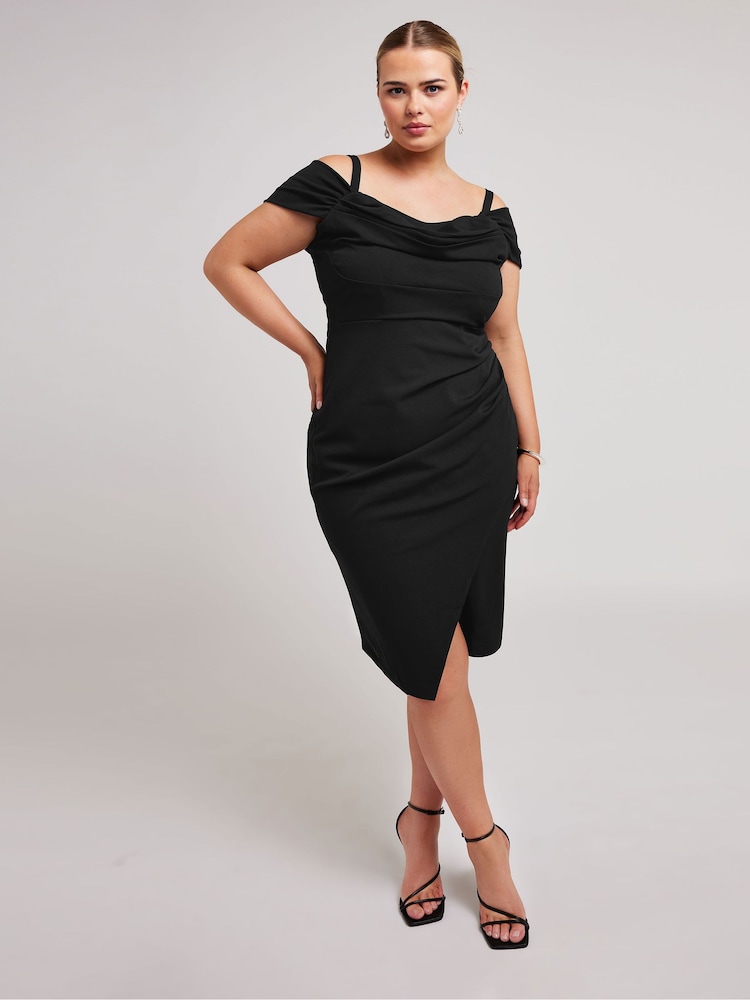 Yours Curve – Kleid mit kalter Schulter und gerafftem Tulpen-Saum - Bild 1 von 4 Yours Curve – Kleid mit kalter Schulter und gerafftem Tulpen-Saum - Bild 1 von 4