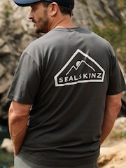 Sealskinz Lingwood Men's Organic Cotton Graphic T-Shirt - Bild 2 von 5