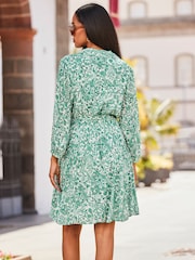 Sosandar Green Baroque Print Crinkle Shirt Dress - Image 4 of 5