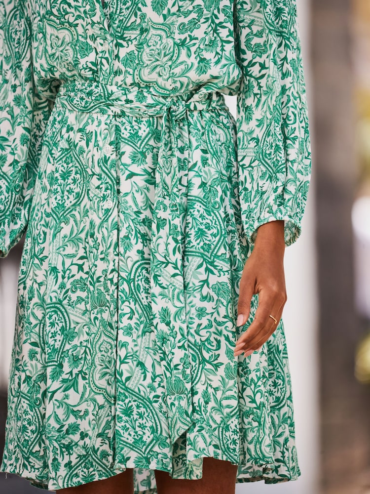 Sosandar Green Baroque Print Crinkle Shirt Dress - Image 5 of 5