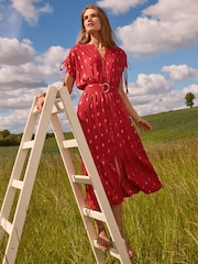 Love & Roses Red Foil Ruched Shoulder Belted Midi Dress - Image 4 of 4