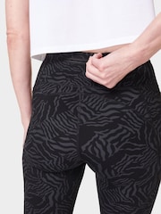 Sweaty Betty Grey Zebra Check Print Zero Gravity Leggings - Image 7 of 9