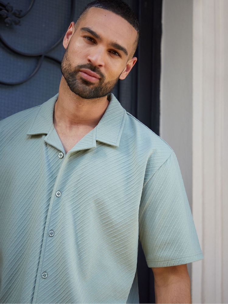 Threadbare Green Textured Revere Collar Short Sleeve Shirt - Image 4 of 4