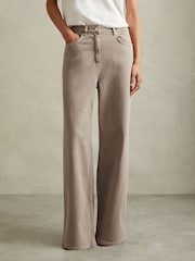Reiss Neutral Layla Petite Relaxed Garment Dyed Wide Leg Jeans - Image 3 of 7