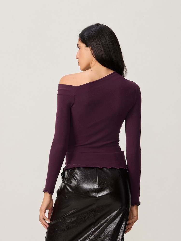 Burgundy Red Long Sleeve Asymmetric Gathered Top - Image 3 of 8