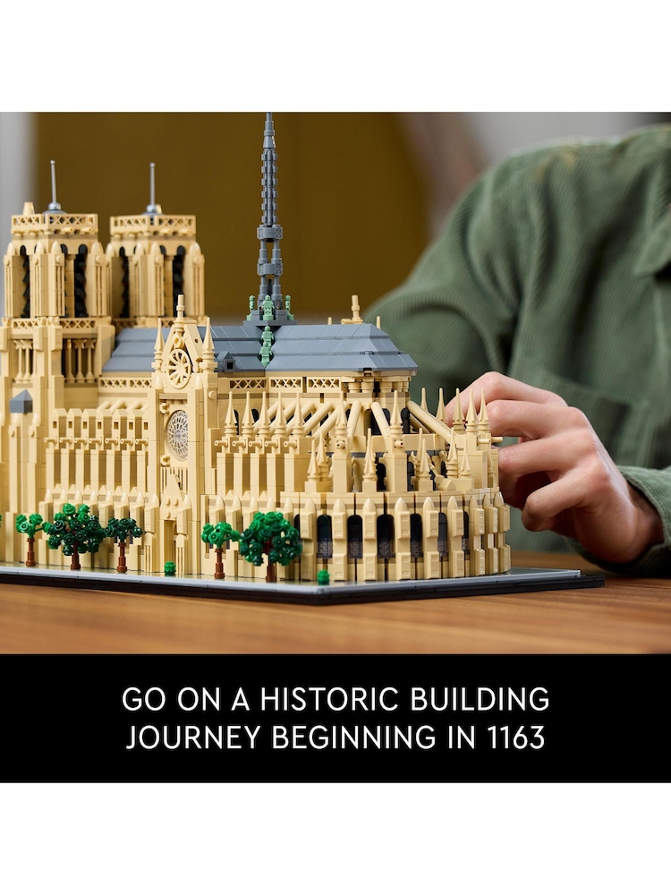 LEGO Architecture NotreDame de Paris Set - Image 4 of 8