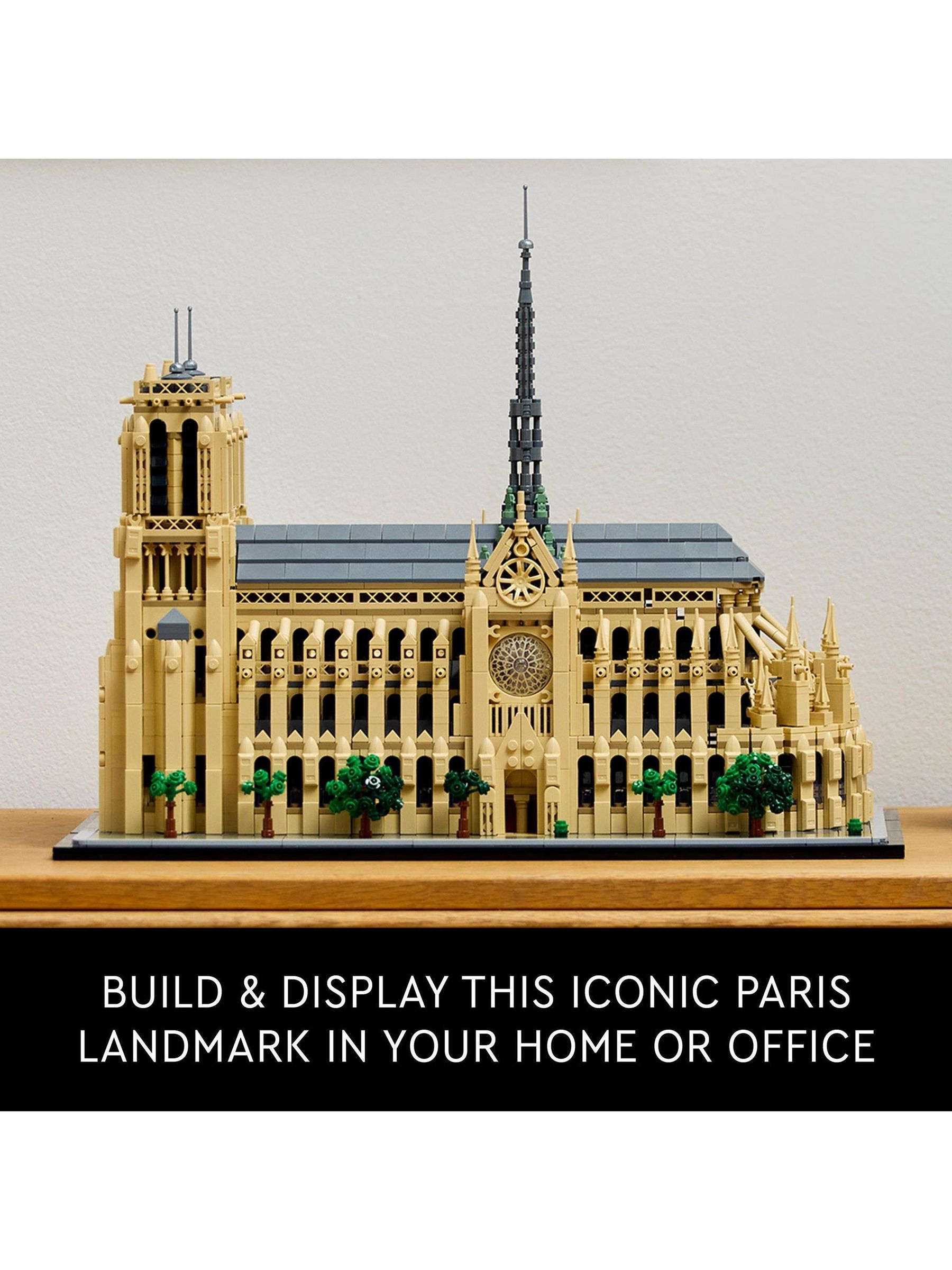 Cumpără Set LEGO® Arhitectură NotreDame de Paris from Next Romania