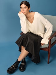 White Ecru Seam Detail V-Neck Knitted Jumper - Image 2 of 6