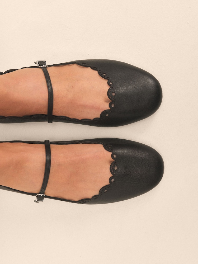 Black Tabitha Simmons x Next Elfie Leather Scalloped Mary Jane Shoes - Image 2 of 8