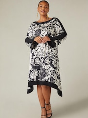 Live Unlimited Black Curve Floral Print Hanky Hem Kaftan - Image 3 of 7