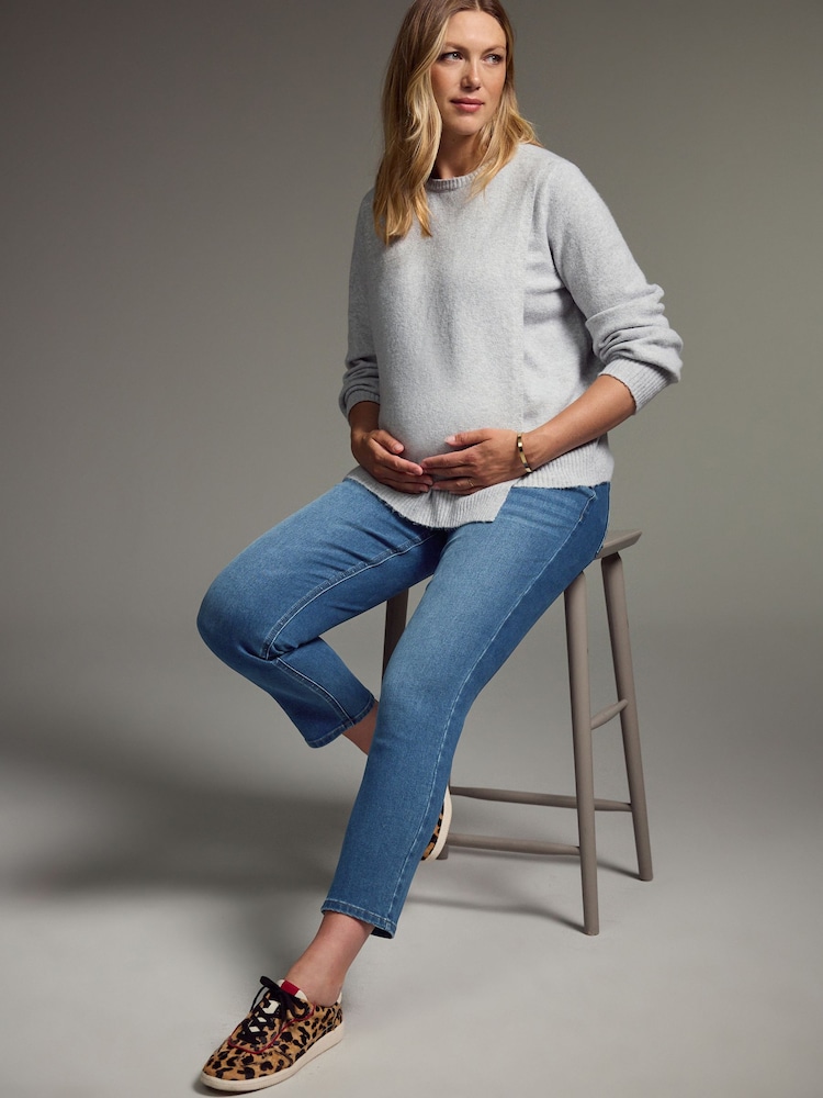 Mittelblau - Mom-Jeans (Umstandsmode) aus Denim - Bild 2 von 9 Mittelblau - Mom-Jeans (Umstandsmode) aus Denim - Bild 2 von 9