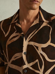 Reiss Brown/Off White Jerry Relaxed Printed Cuban Collar Shirt - Image 3 of 5