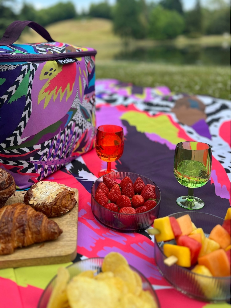 Pickle Picnic Bright Pink XL Blanket 3x3m - Image 1 of 3