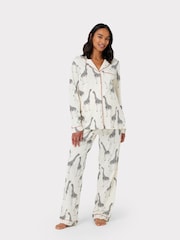 Chelsea Peers Cream Maternity Trouser Pyjamas Maternity Organic Cotton Giraffe Print Long Pyjamas Set - Image 1 of 5