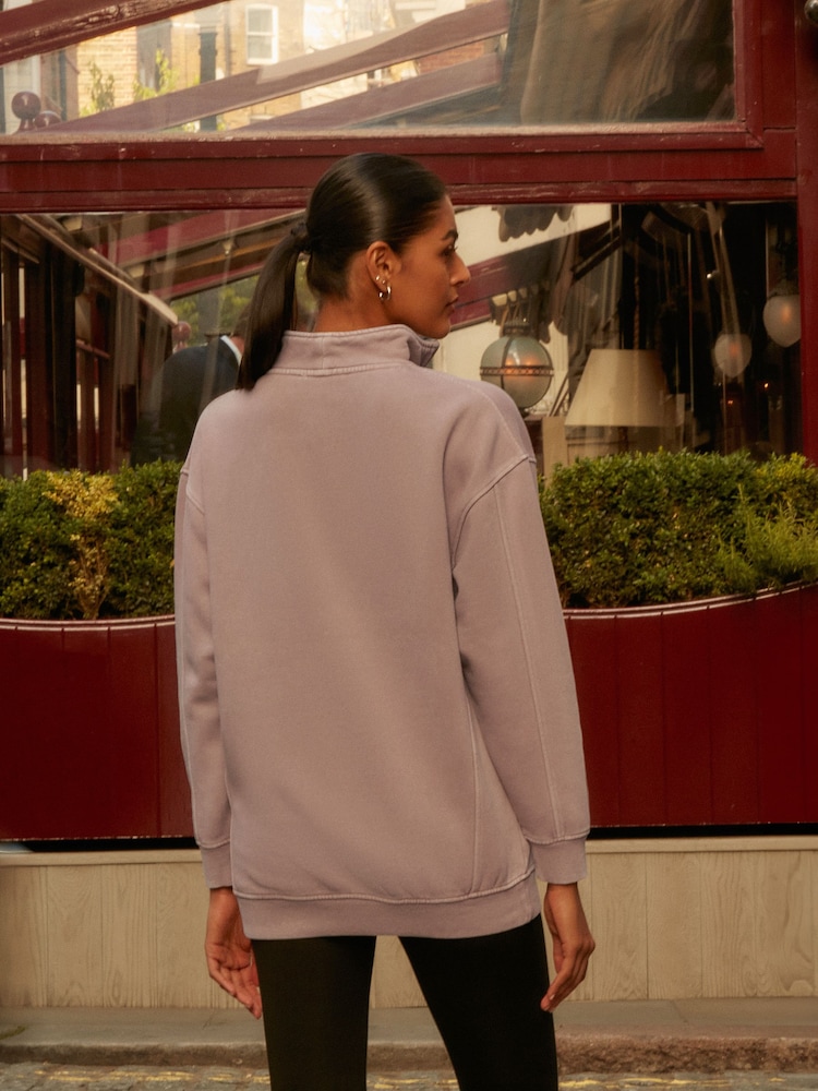 Vaaleanpunainen poskipuna - Relaxed Fit Acid Washed Longline Zip Neck Collegepaita - Image 2 of 6