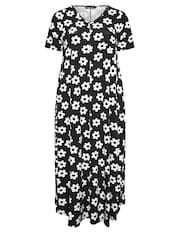 Yours Curve Black Short Sleeve Pleated Front Maxi Dress - Image 5 of 5
