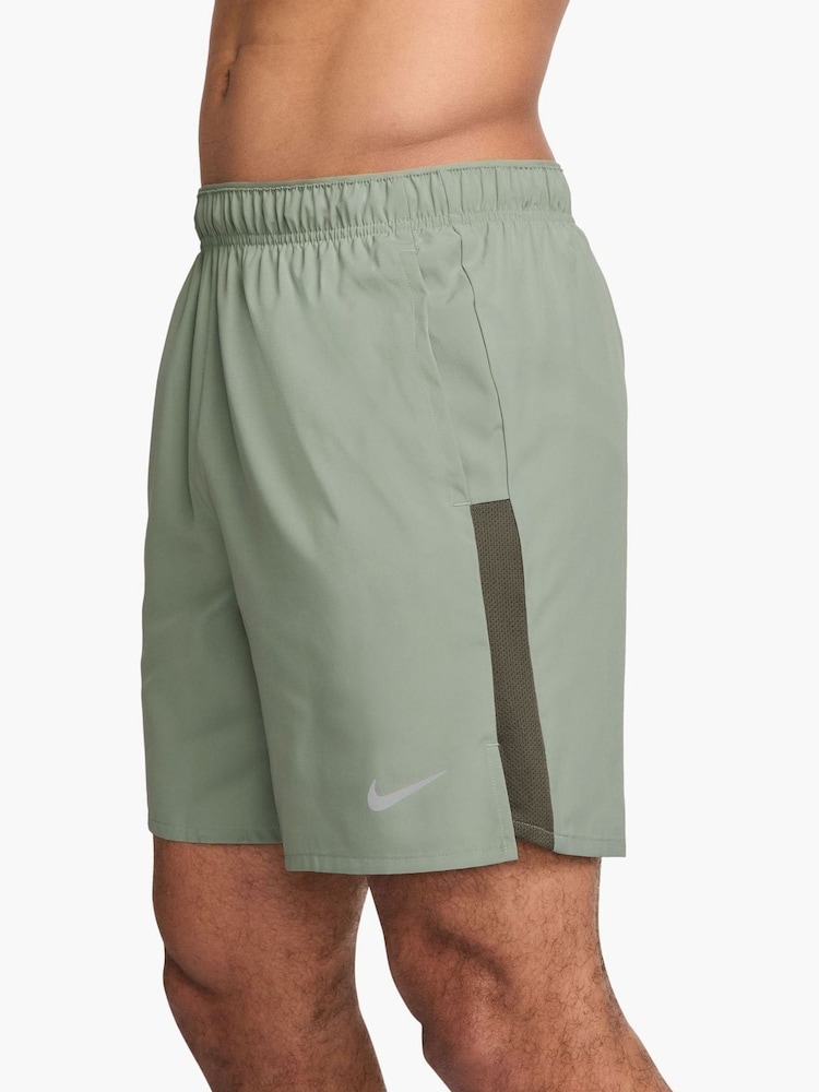 Vert - 7 Inch - Nike Dri-FIT Challenger Shorts de running non doublé - Image 3 of 5