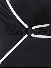 Live Unlimited Curve Badeanzug mit kontrastierender Wickeloptik vorne - Bild 4 von 4