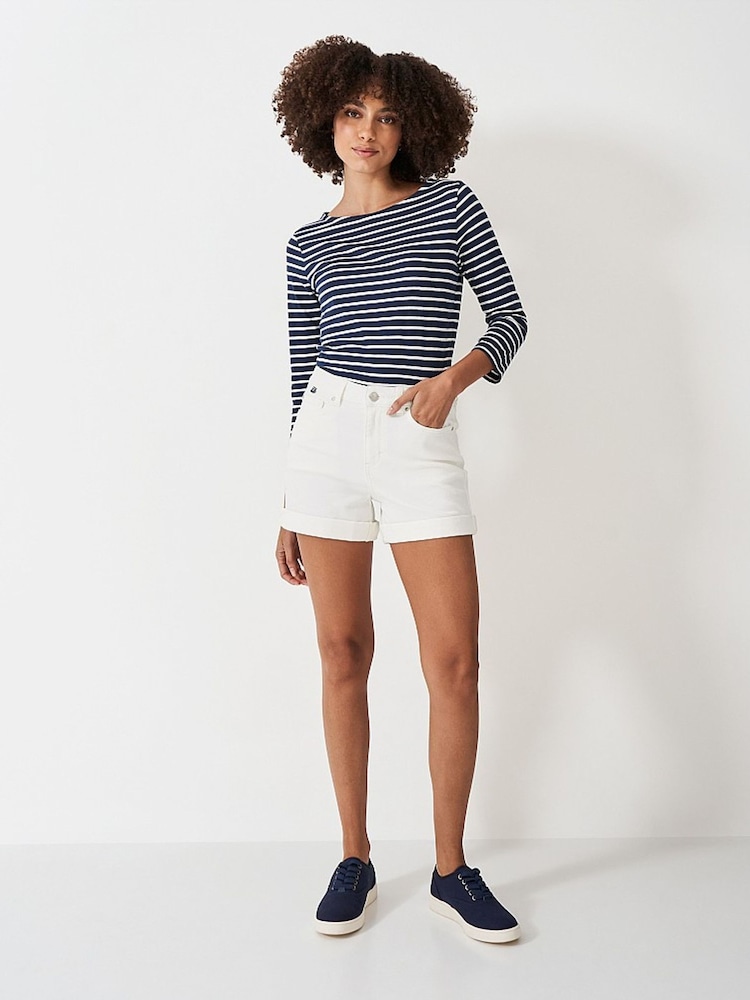 Weiß - Crew Clothing – einfarbige, figurbetonte Shorts aus Baumwolle mit Umschlag - Bild 1 von 3 Weiß - Crew Clothing – einfarbige, figurbetonte Shorts aus Baumwolle mit Umschlag - Bild 1 von 3