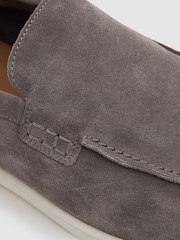 Grau - Reiss Kason Slipper aus Veloursleder​​​​​​​ - Bild 5 von 5
