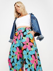 Yours Curve Blue & Pink Floral Print Midaxi Culottes - Image 4 of 5