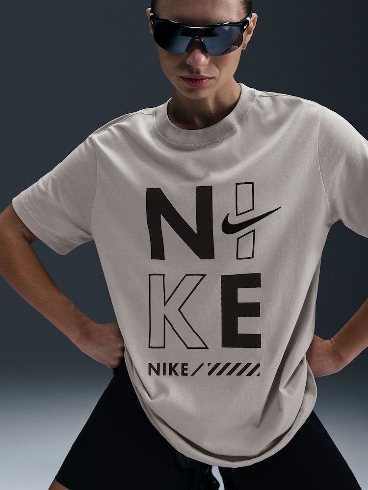 Nike Grey Short Sleeve 100% Cotton Boyfriend T-Shirt - Image 1 of 6 Nike Grey Short Sleeve 100% Cotton Boyfriend T-Shirt - Image 1 of 6