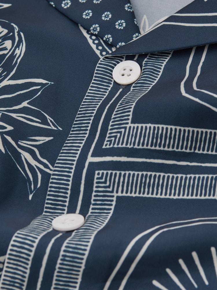 Reiss Navy/White Kalid Reiss | Ché Printed Cuban Collar Shirt - Image 5 of 5