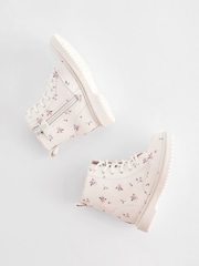 Neutral/Weiss - Stiefeletten mit Blumenmuster und Schnürung - Bild 6 von 6