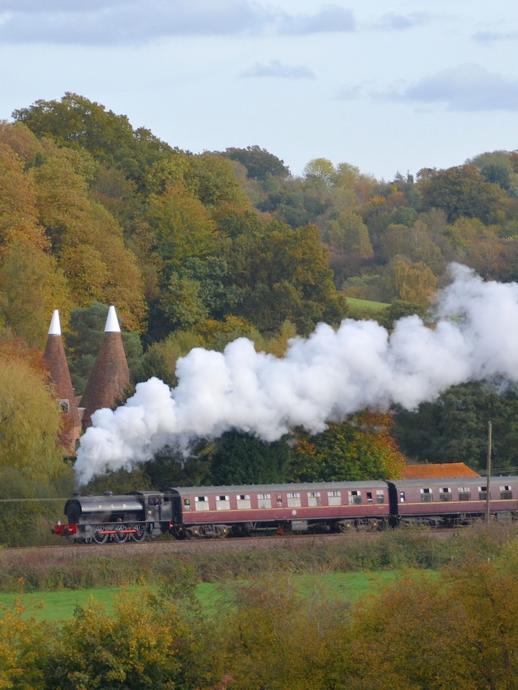 Virgin Experience Days Spa Valley Railway Trip And Afternoon Tea For Two - Image 3 of 3